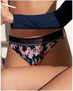 Slip Charme Antigel Mille Pétales (Pétales Aquarelle) -Aubade Lingerie Boutique slip charme antigel mille petales petales aquarelle 1