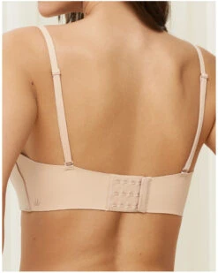 Devant -Aubade Lingerie Boutique soutien gorge bandeau coque sans armature triumph flex smart soft praline 1