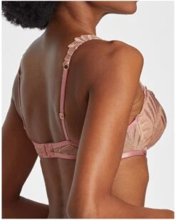 Soutien-gorge Coque Plunge Aubade Sensory Illusion (Silk Rose) 9 Soutien-gorge Coque Plunge Aubade Sensory Illusion (Silk Rose) -Aubade Lingerie Boutique soutien gorge coque plunge aubade sensory illusion silk rose 3
