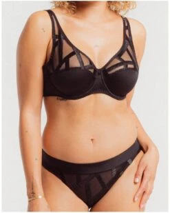 Soutien-gorge Plunge Louisa Bracq Série (Noir) 7 Soutien-gorge Plunge Louisa Bracq Série (Noir) -Aubade Lingerie Boutique soutien gorge plunge louisa bracq serie noir 2