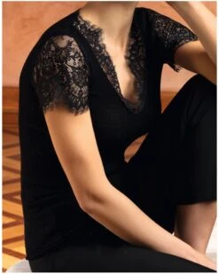 Top Manches Courtes Bien-être Lise Charmel Plaisir Caresse (Noir)
